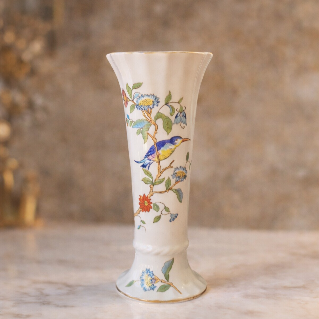 Identifying and Dating Aynsley China: A Serious Collector's Guide to Marks, Patterns, and Artists